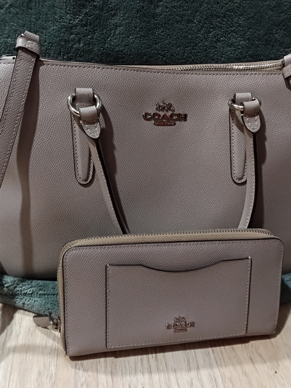 Coach Taupe Cream Pebbled Leather Satchel with Wallet - Picture 16 of 16